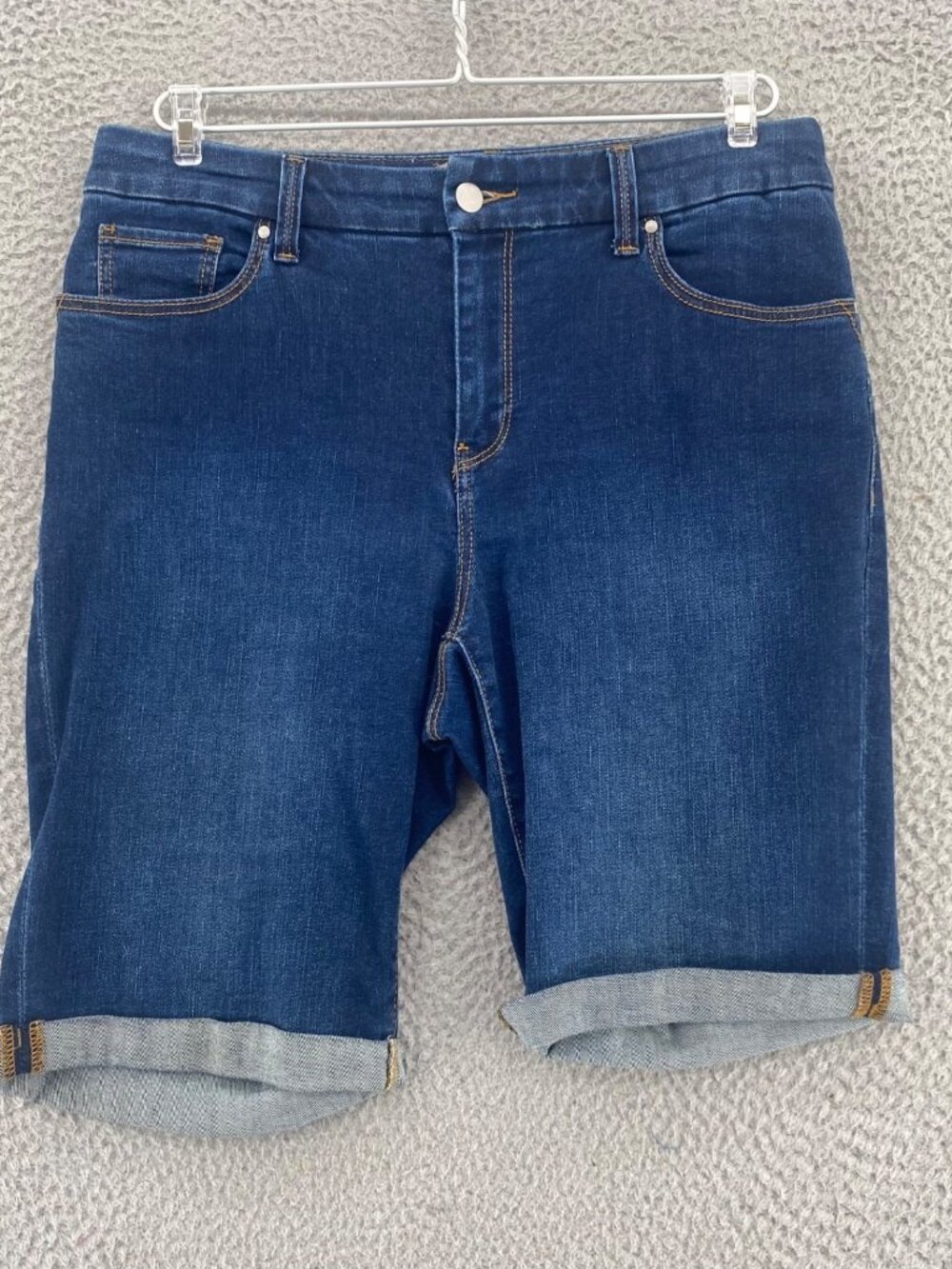 Chicos Shorts Womens 0.5 US 6 Blue Dark Wash Denim Stretch Cuffed Bermuda Casual